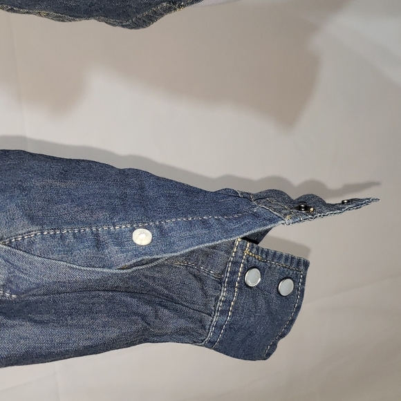 EUC Urban Pipeline Pearl Snap Denim Top Small - Picture 6 of 7